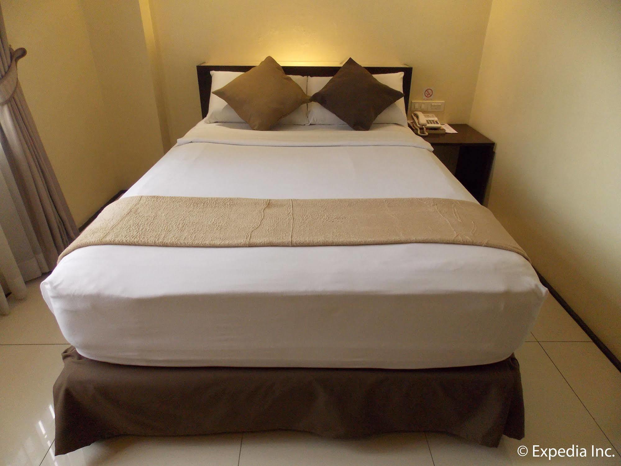 M Citi Suites Cebu Eksteriør billede