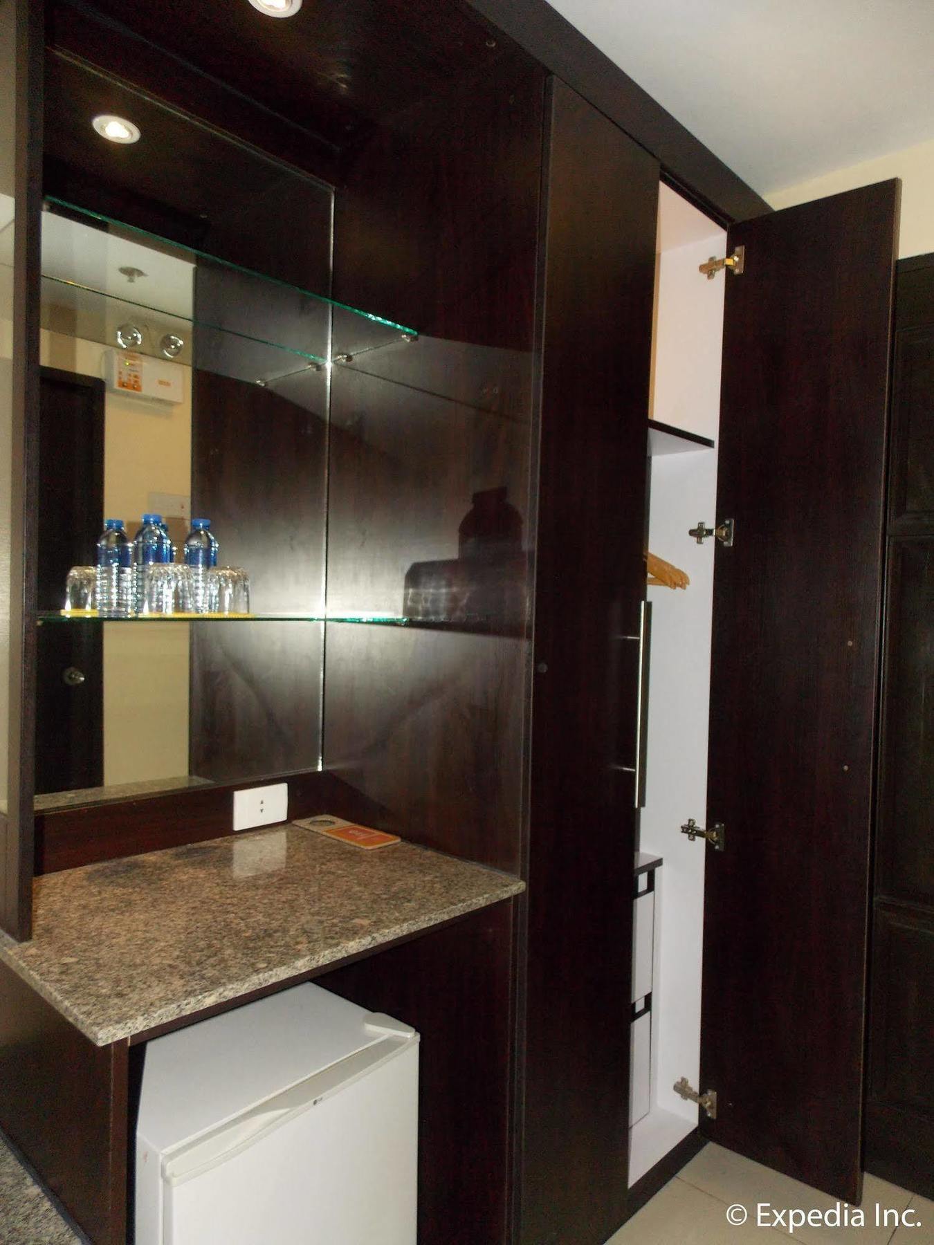 M Citi Suites Cebu Eksteriør billede